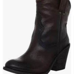 LUCKY Brand black leather heeled cowgirl boots 6.5 / 7